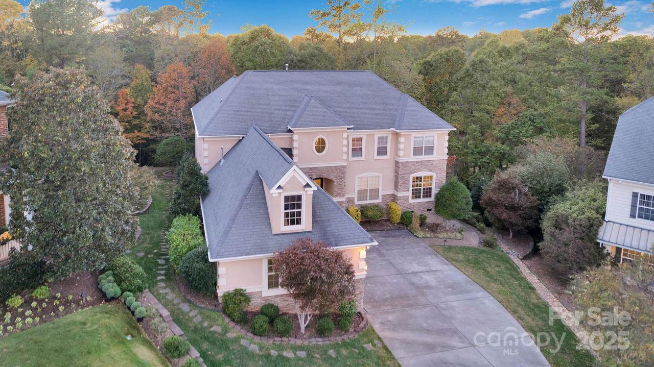 1204 Harbor Town Place - Photo 1