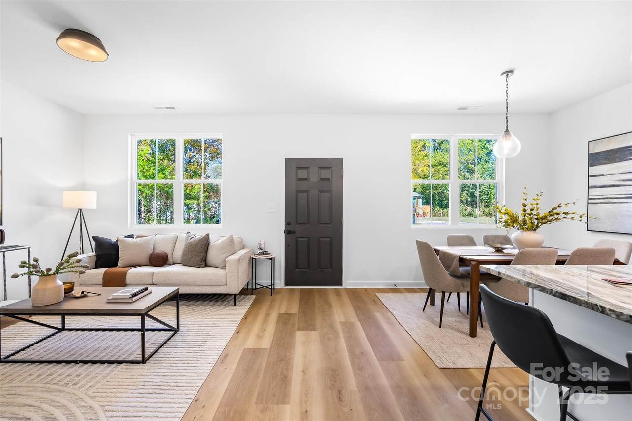 251 Baker Street - Photo 1