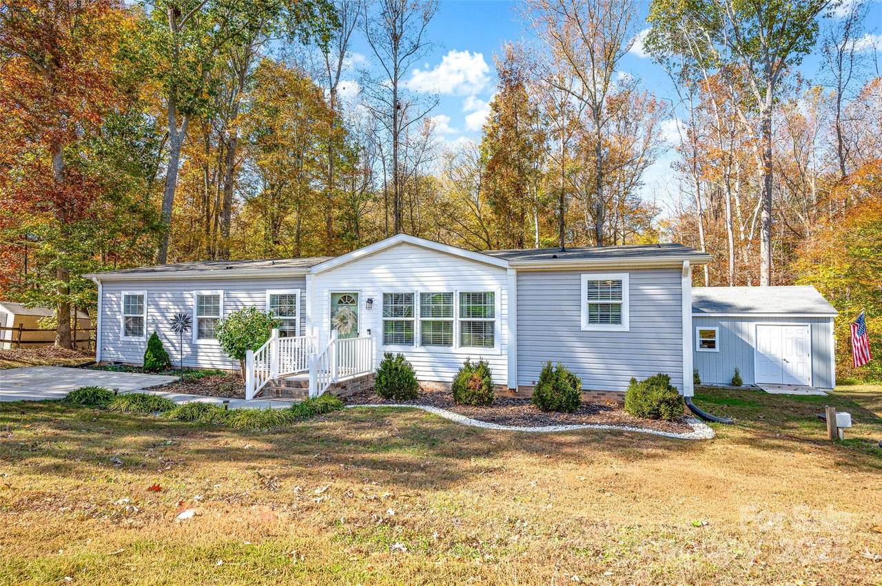 126 Tradewinds Court - Photo 1