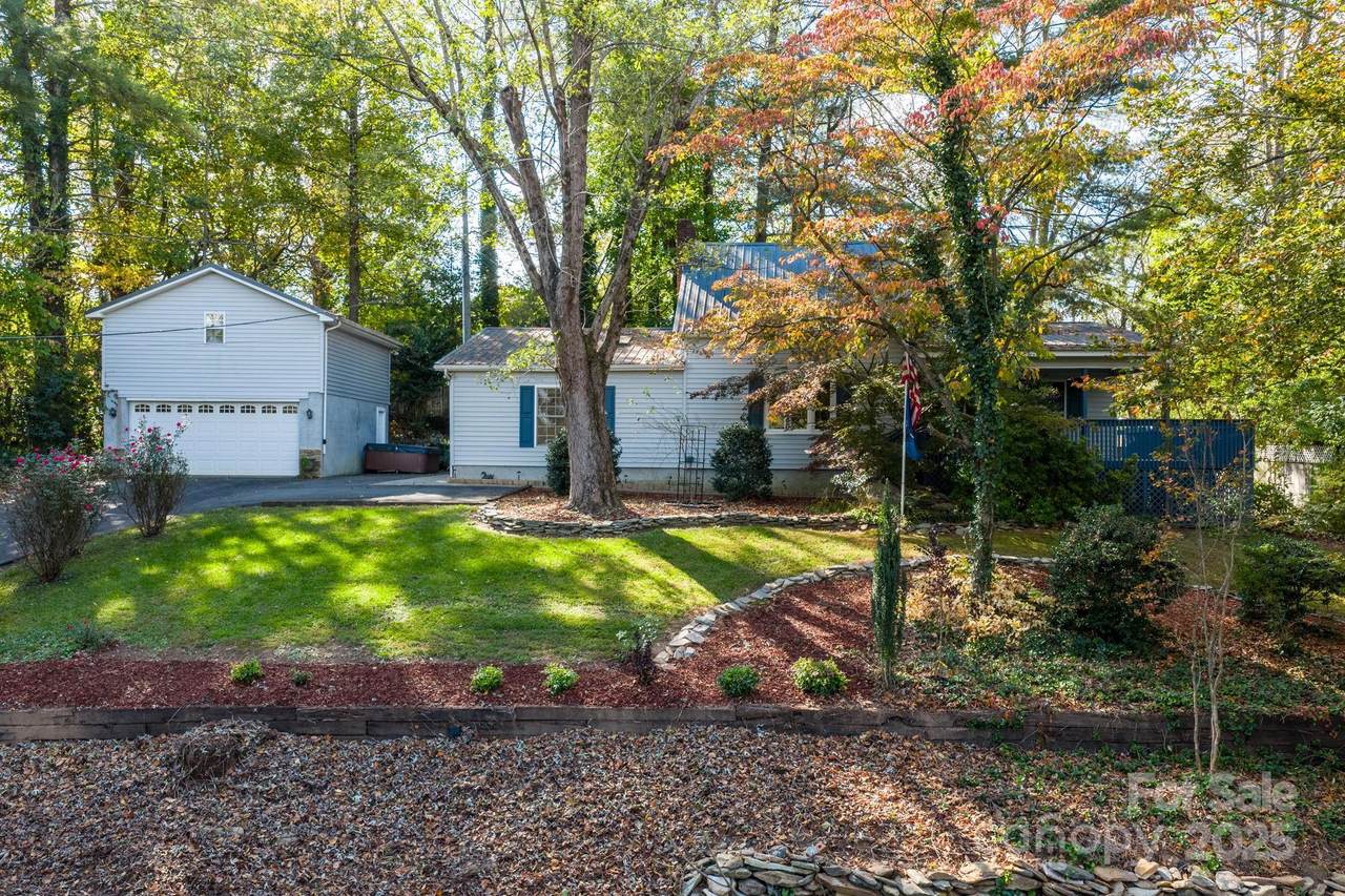 820 Peacehaven Place - Photo 1