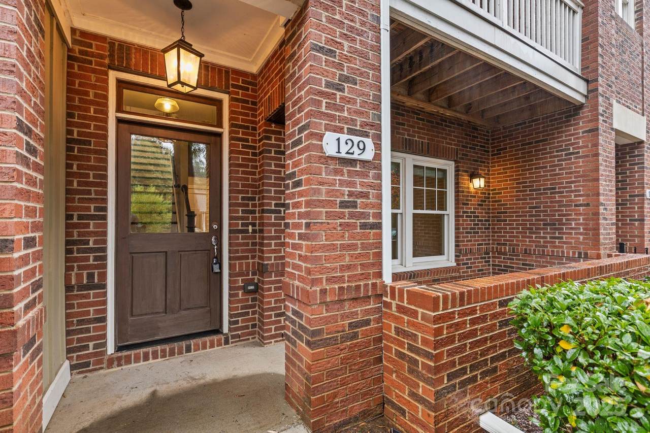 129 Grandin Road - Photo 1