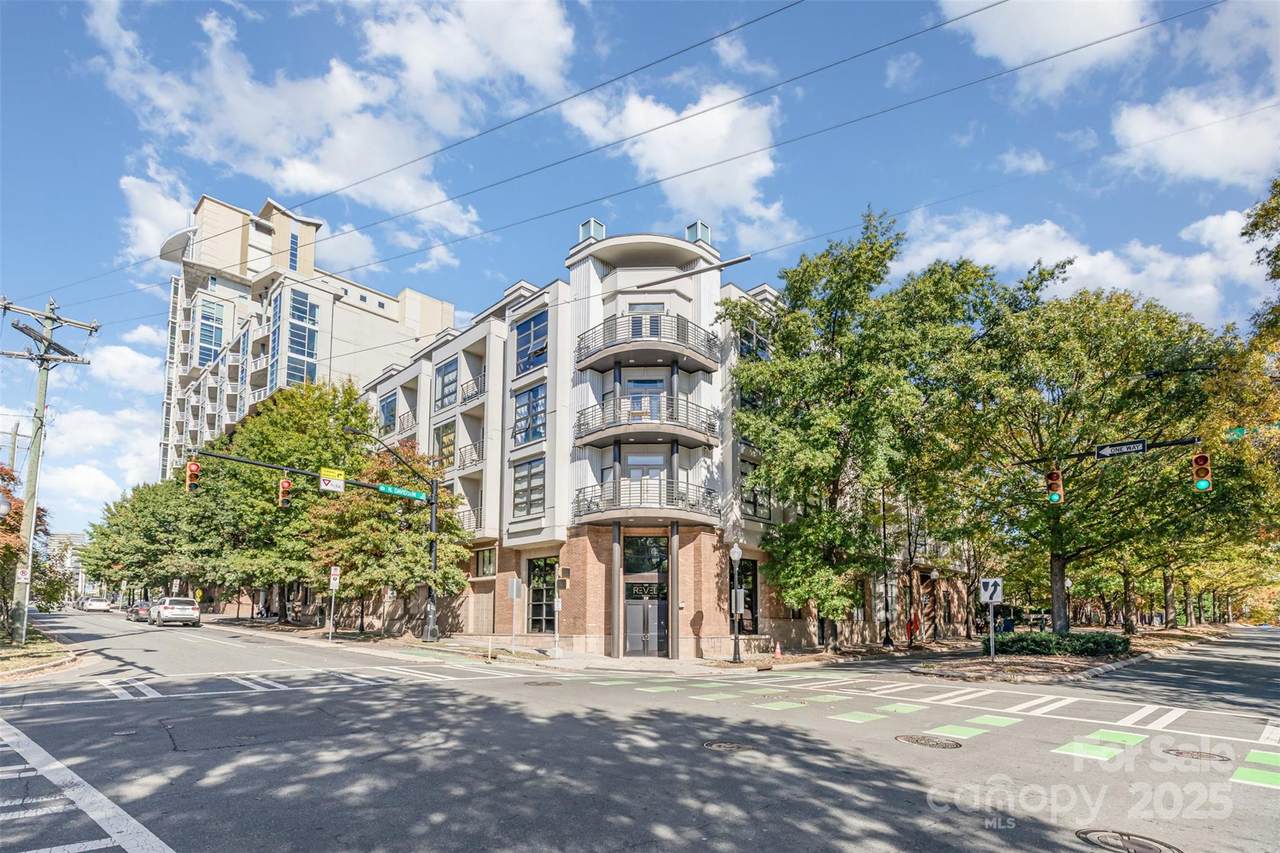 525 6th Street - Photo 1