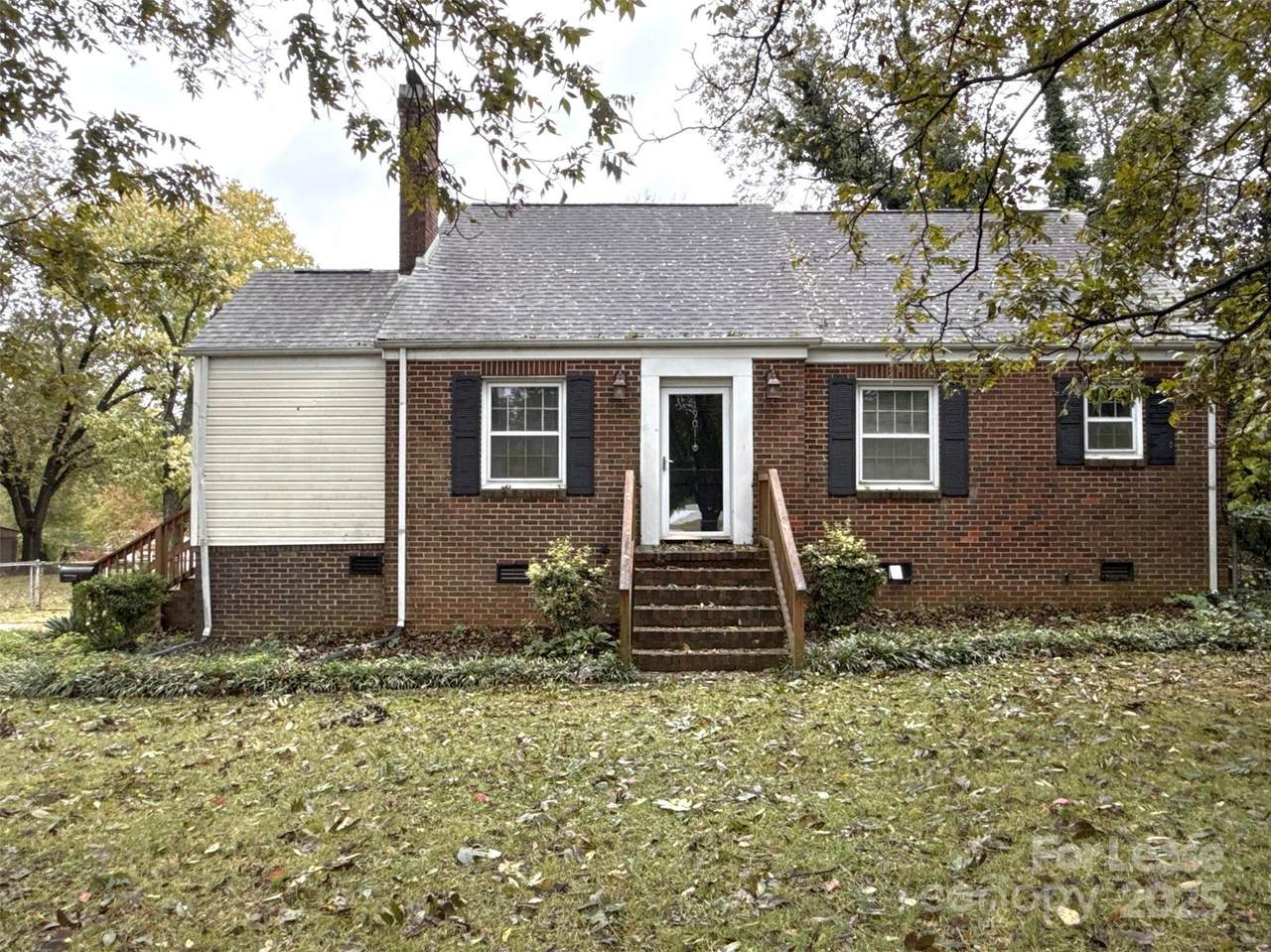 1901 Armstrong Park Drive - Photo 1