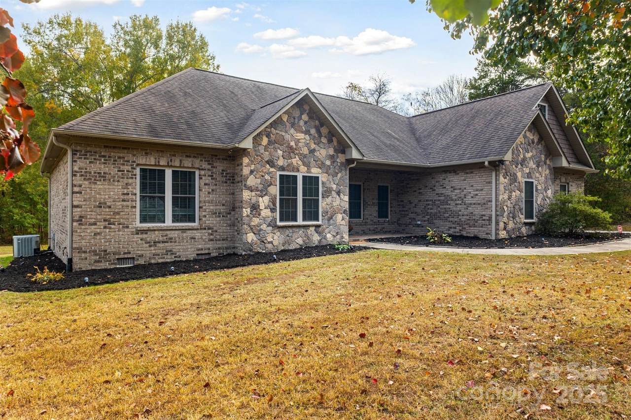 825 Lippard Road - Photo 1