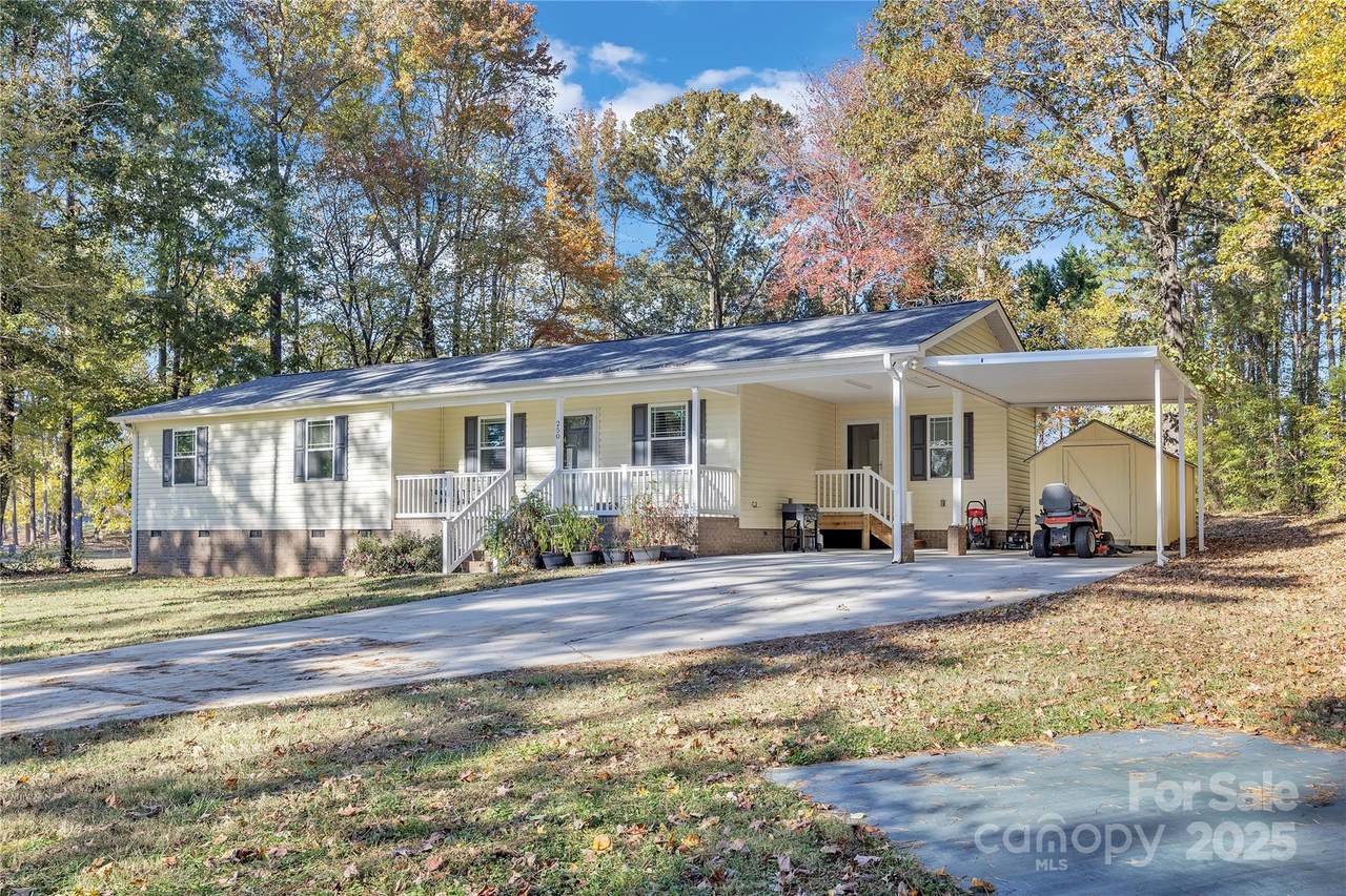 250 Lariat Circle - Photo 1