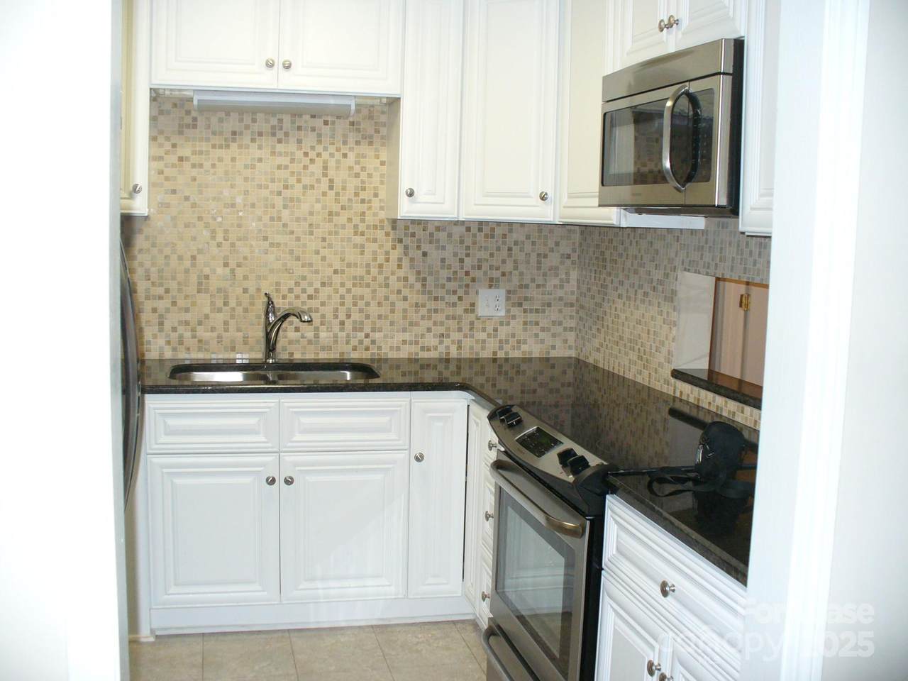 241 Country Club Drive - Photo 1