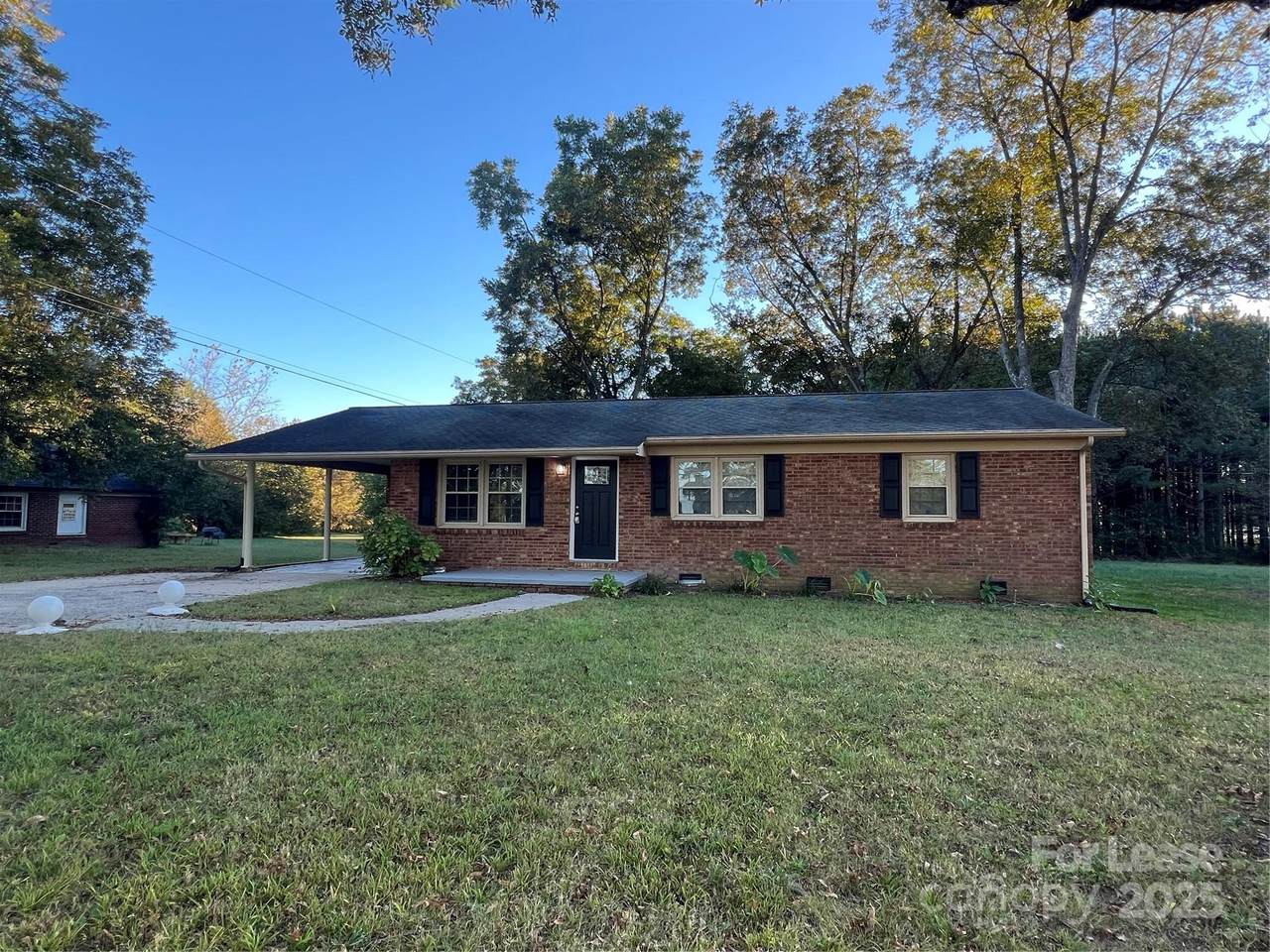 621 Oak Grove Road - Photo 1