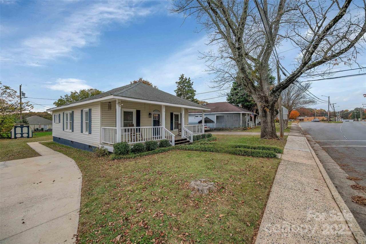 399 Woodlawn Street - Photo 1