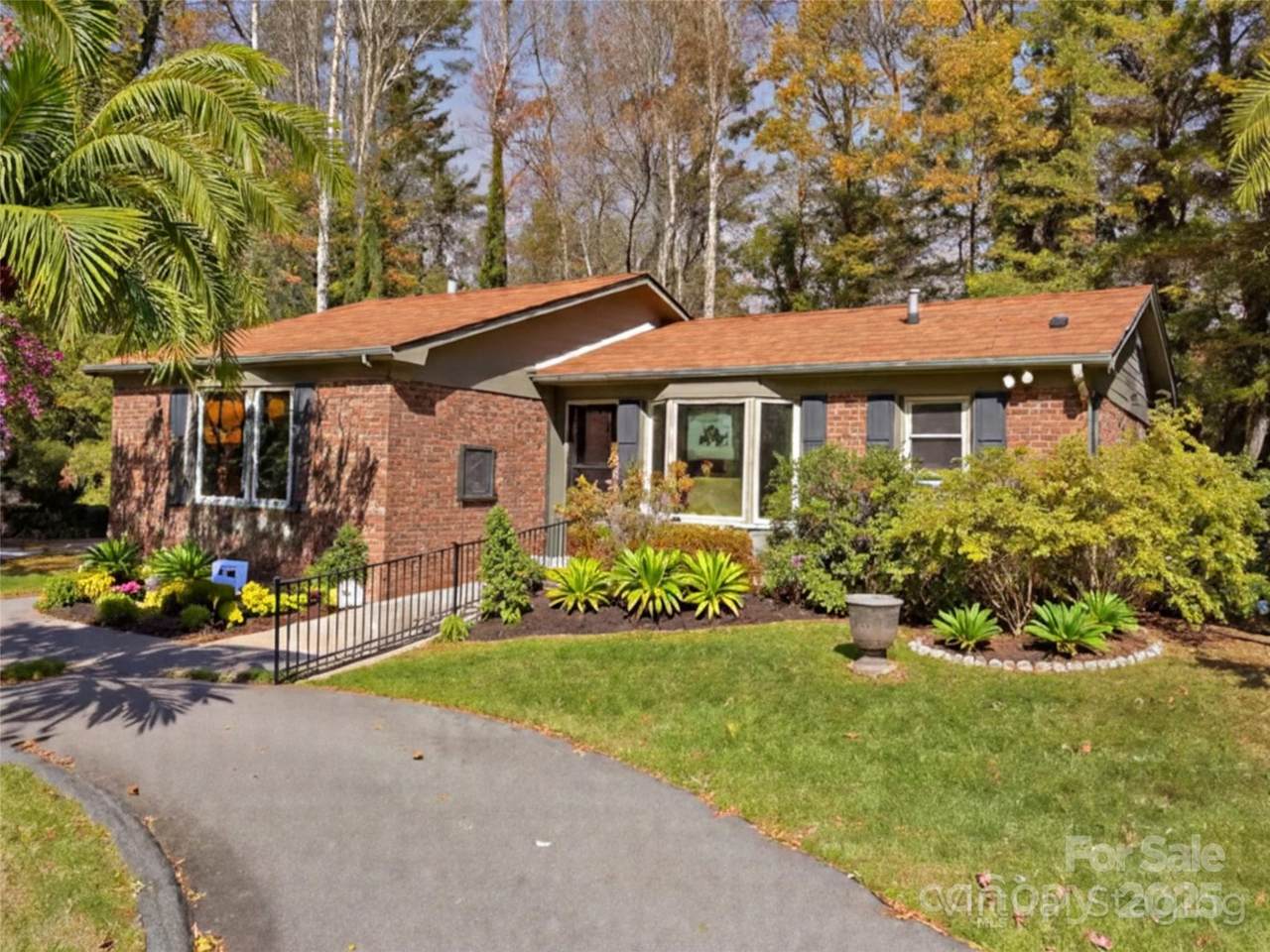 181 Surry Lane - Photo 1