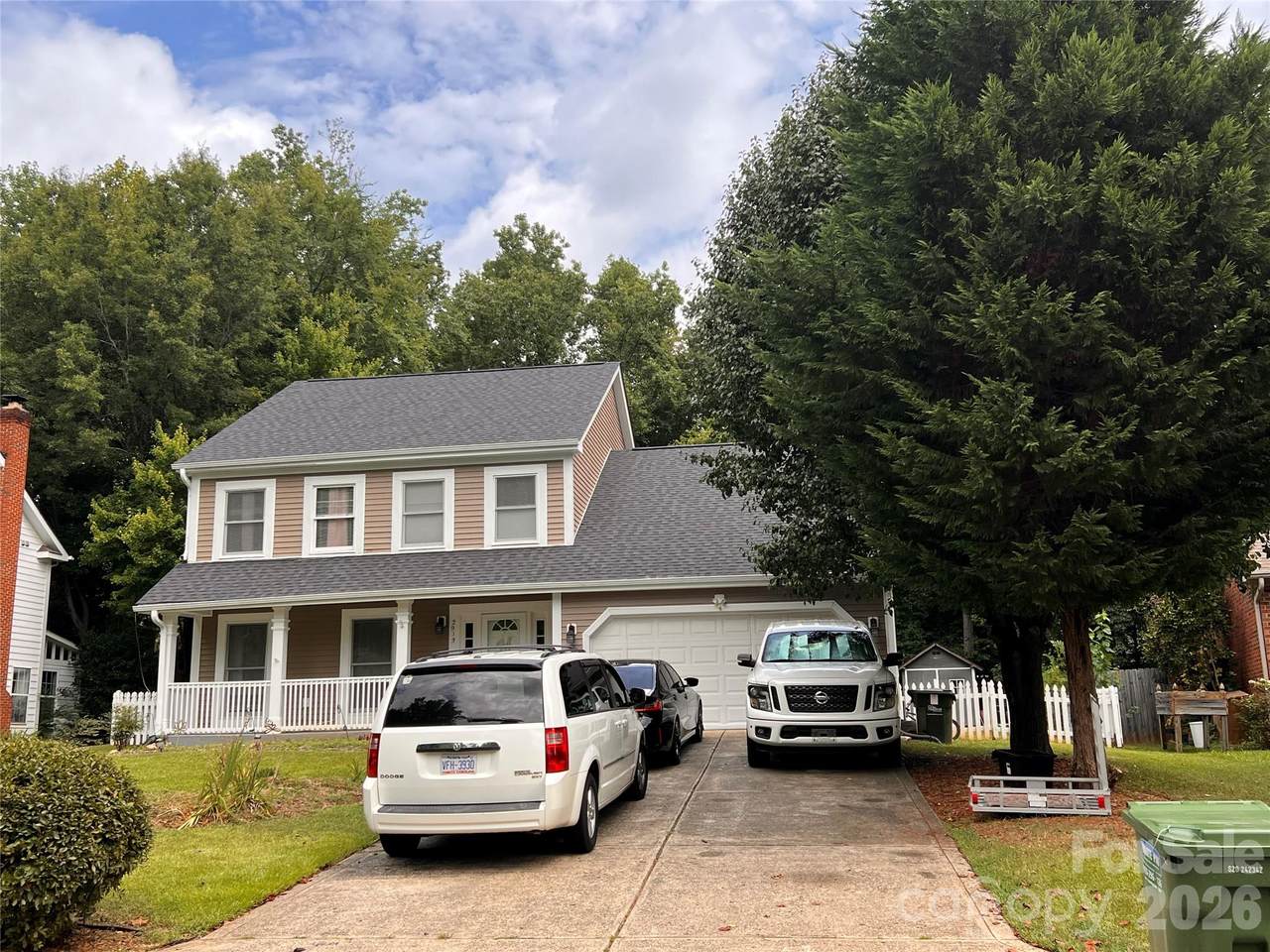 2913 Summerland Drive - Photo 1