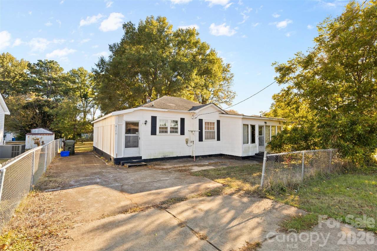 811 Cherry Road - Photo 1