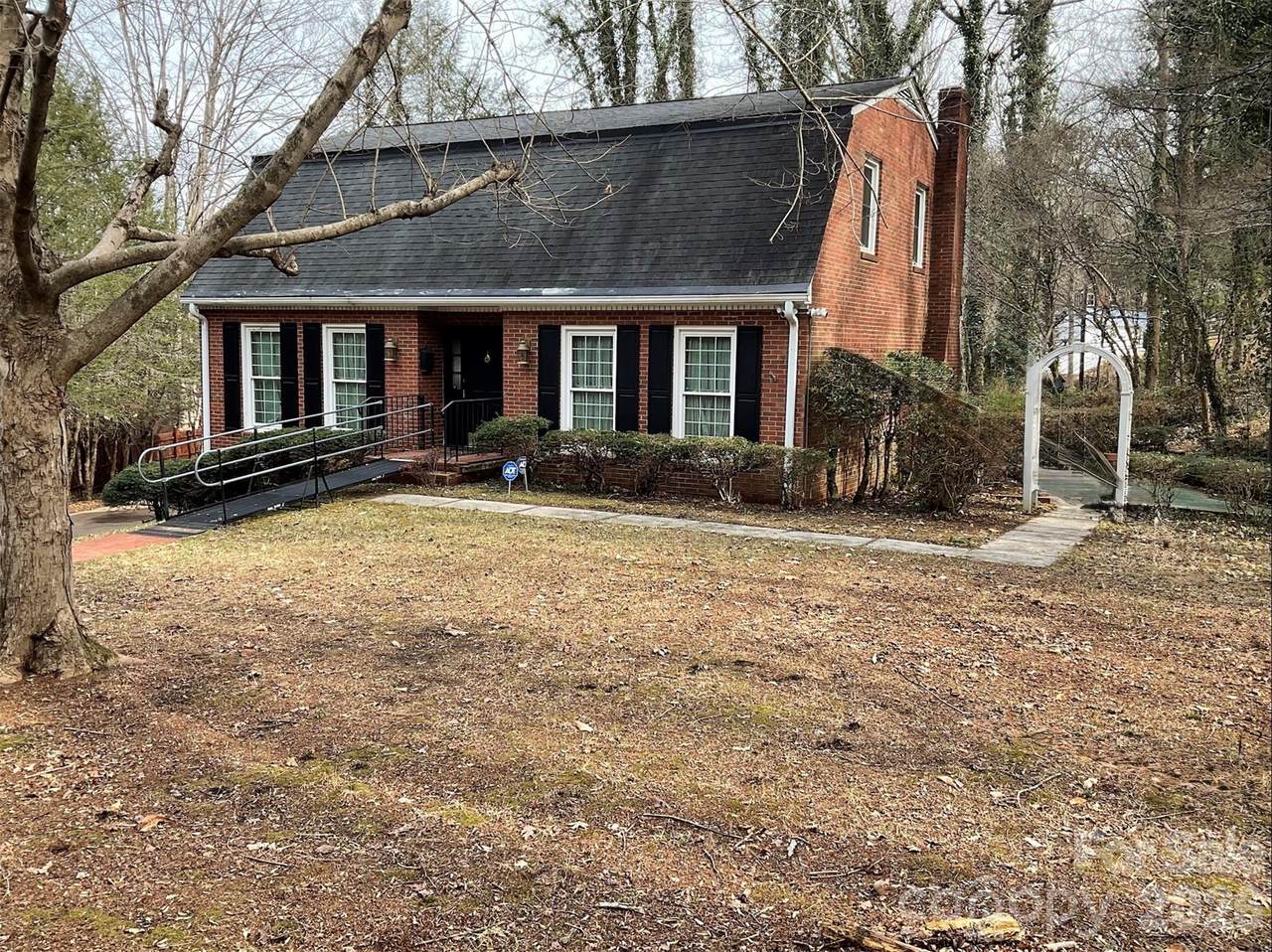 822 Westminster Circle - Photo 1