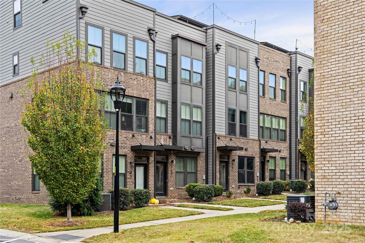 147 Music Hall Way - Photo 1