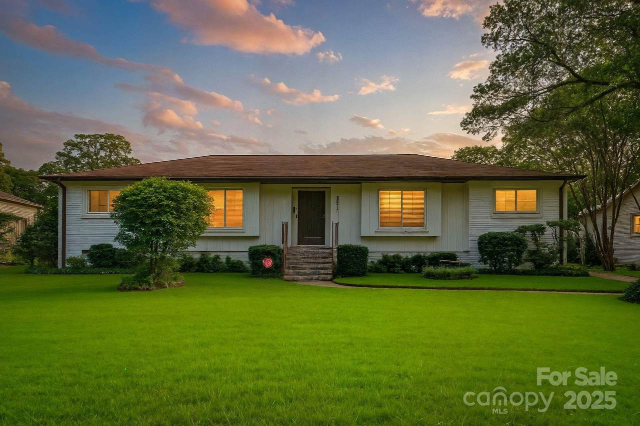 4515 Carriage Drive Circle - Photo 1