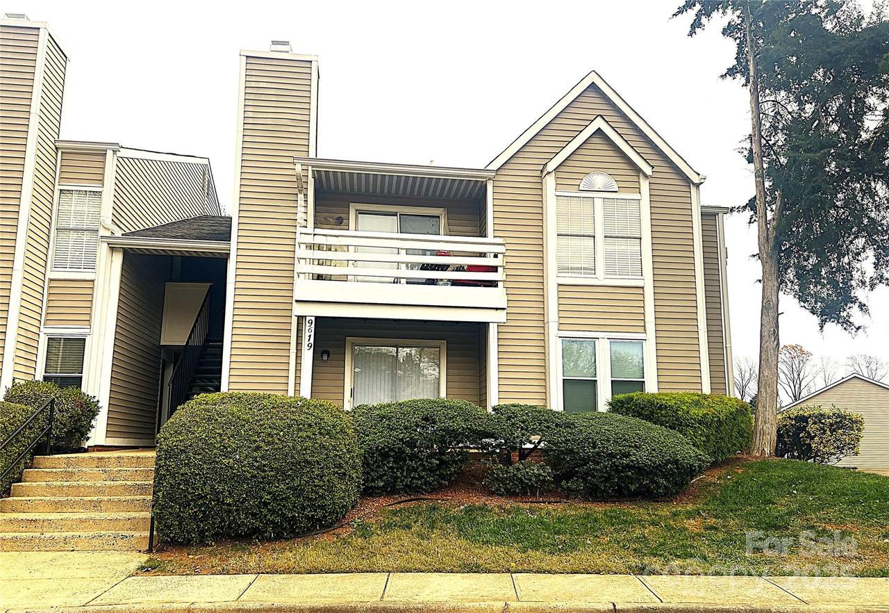 9619 Vinca Circle - Photo 1