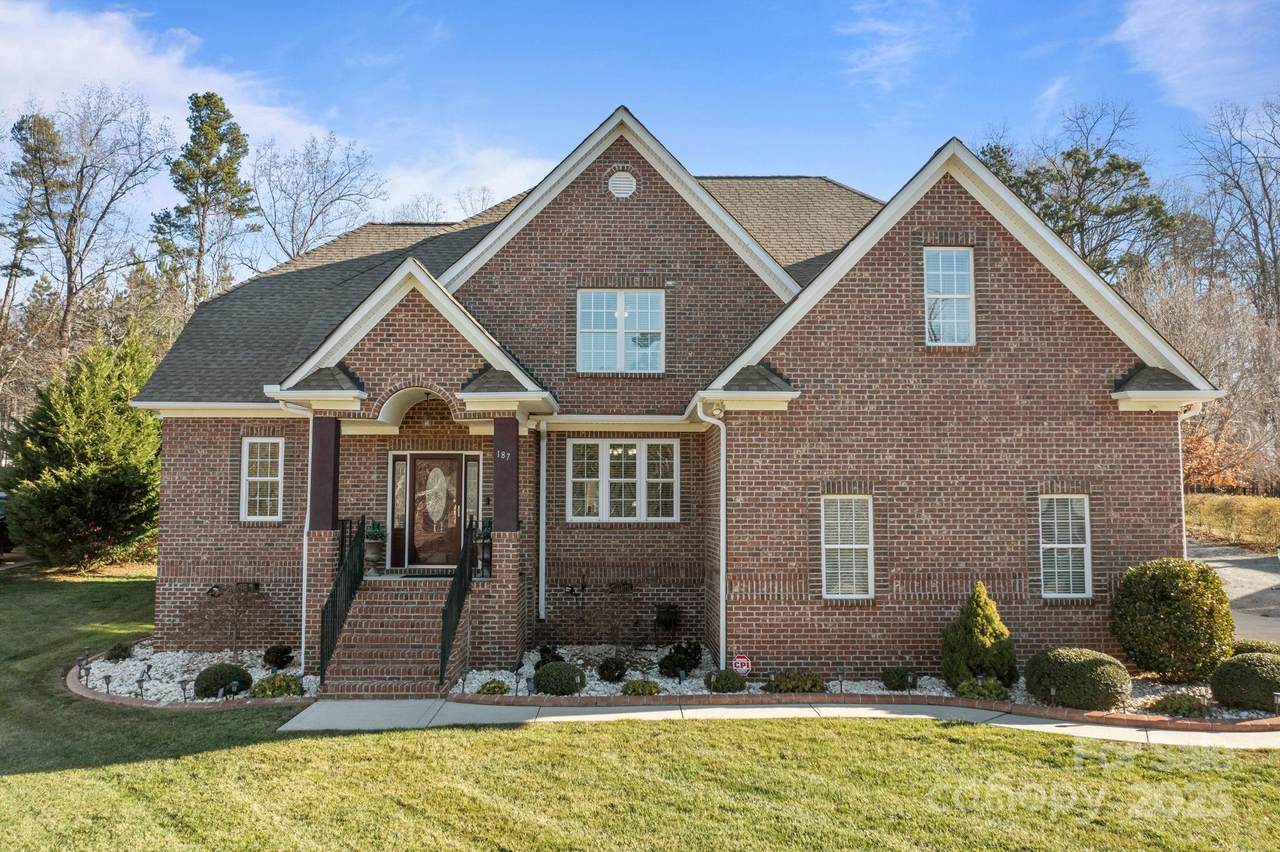 187 Winding Creek Drive - Photo 1