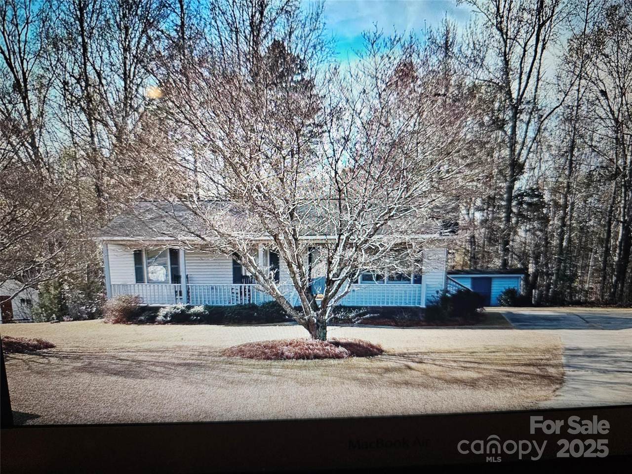 2486 Oxford Circle - Photo 1