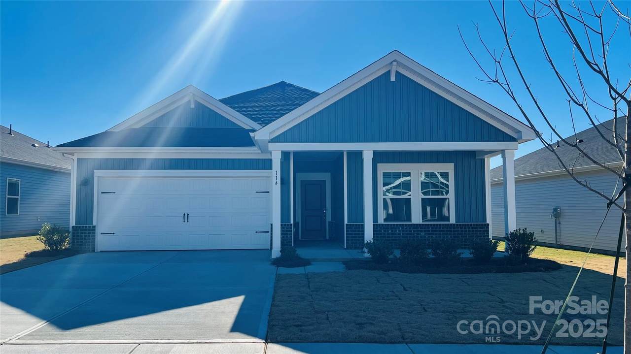 114 Pantego Place - Photo 1