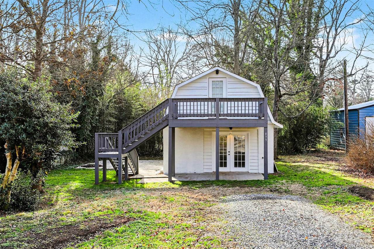 655 Ridgecrest Drive - Photo 1