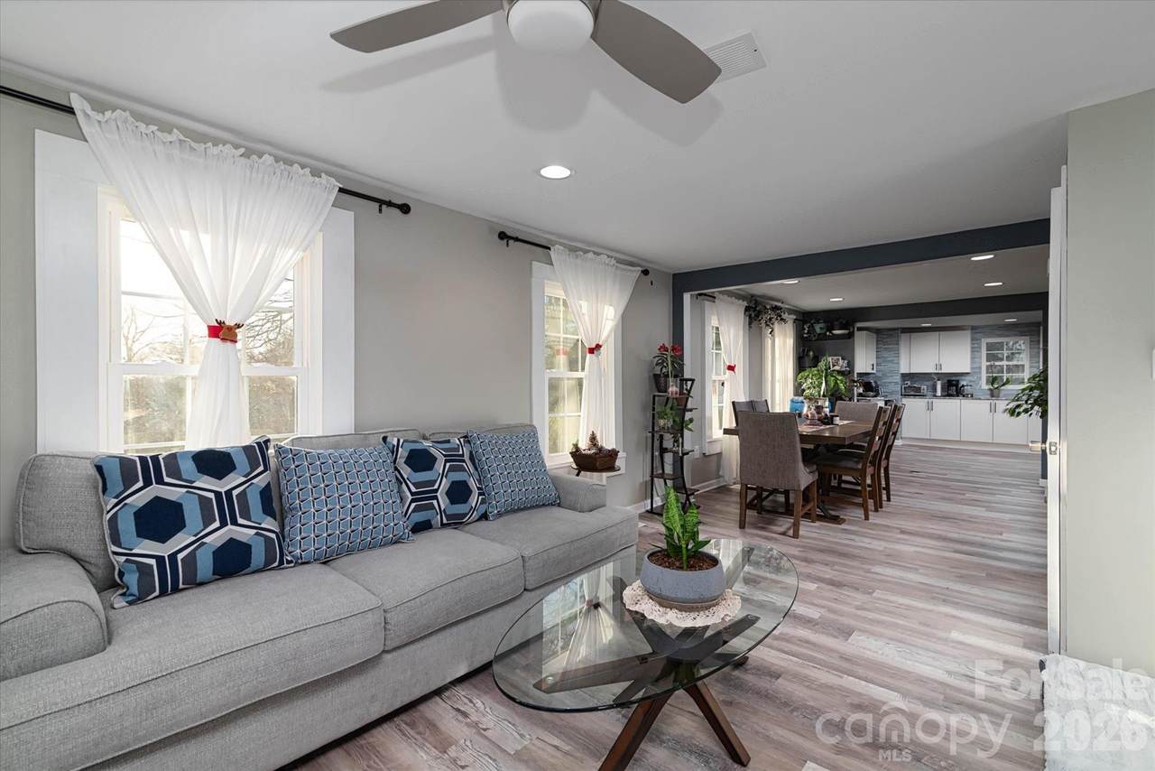 98 Ring Avenue - Photo 1