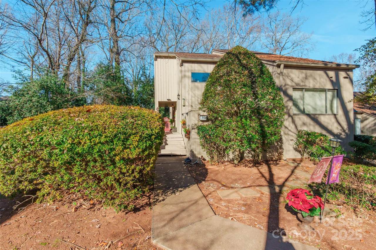 225 Riverview Terrace - Photo 1