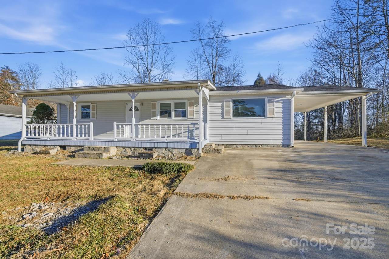 1206 Three Way Lane - Photo 1