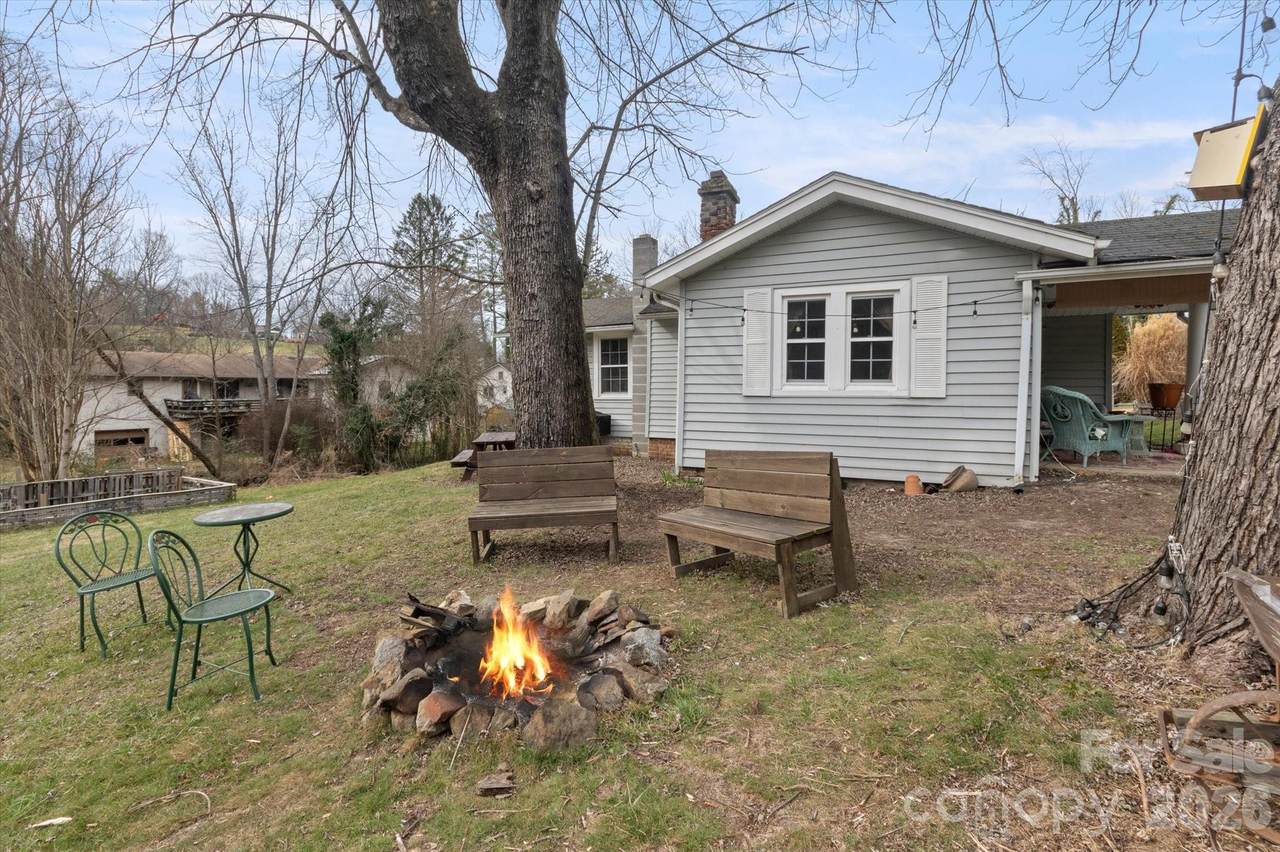 16 Sycamore Street - Photo 1