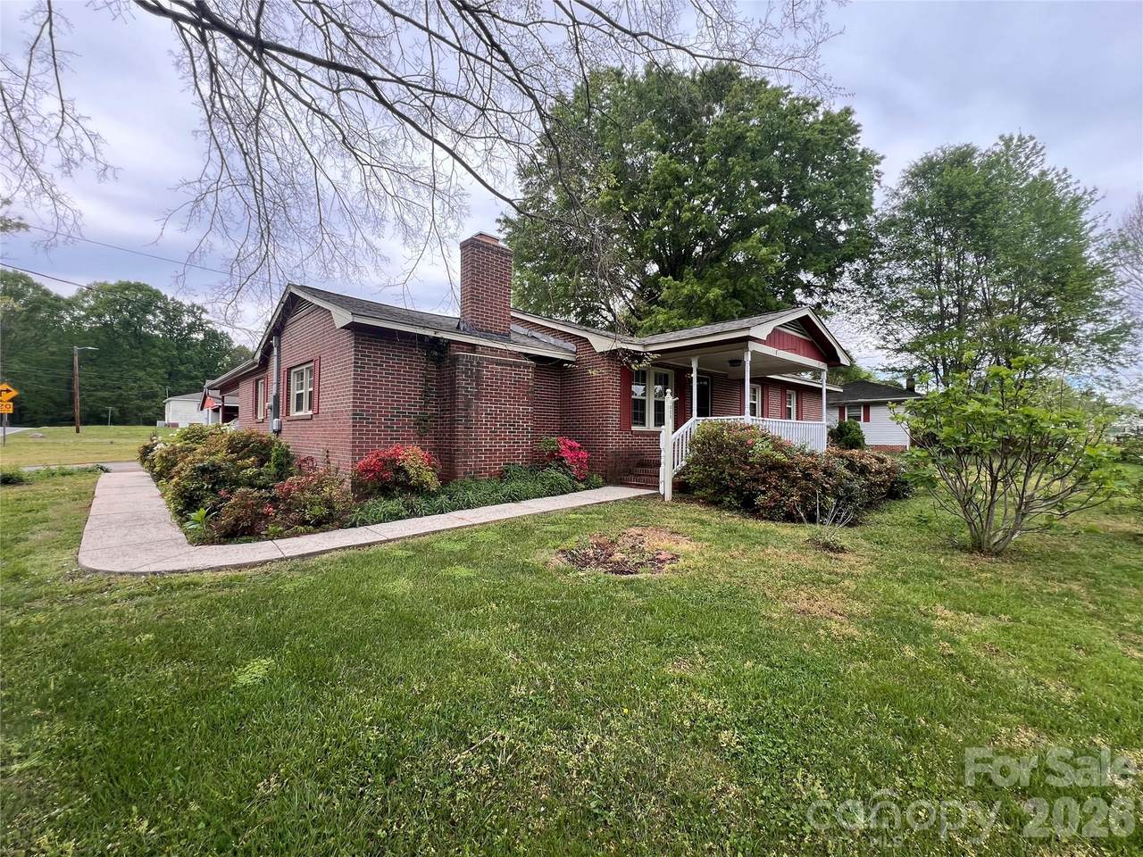400 Stroupe Street - Photo 1
