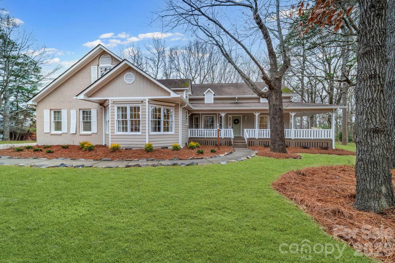 2721 Tara Drive - Photo 1