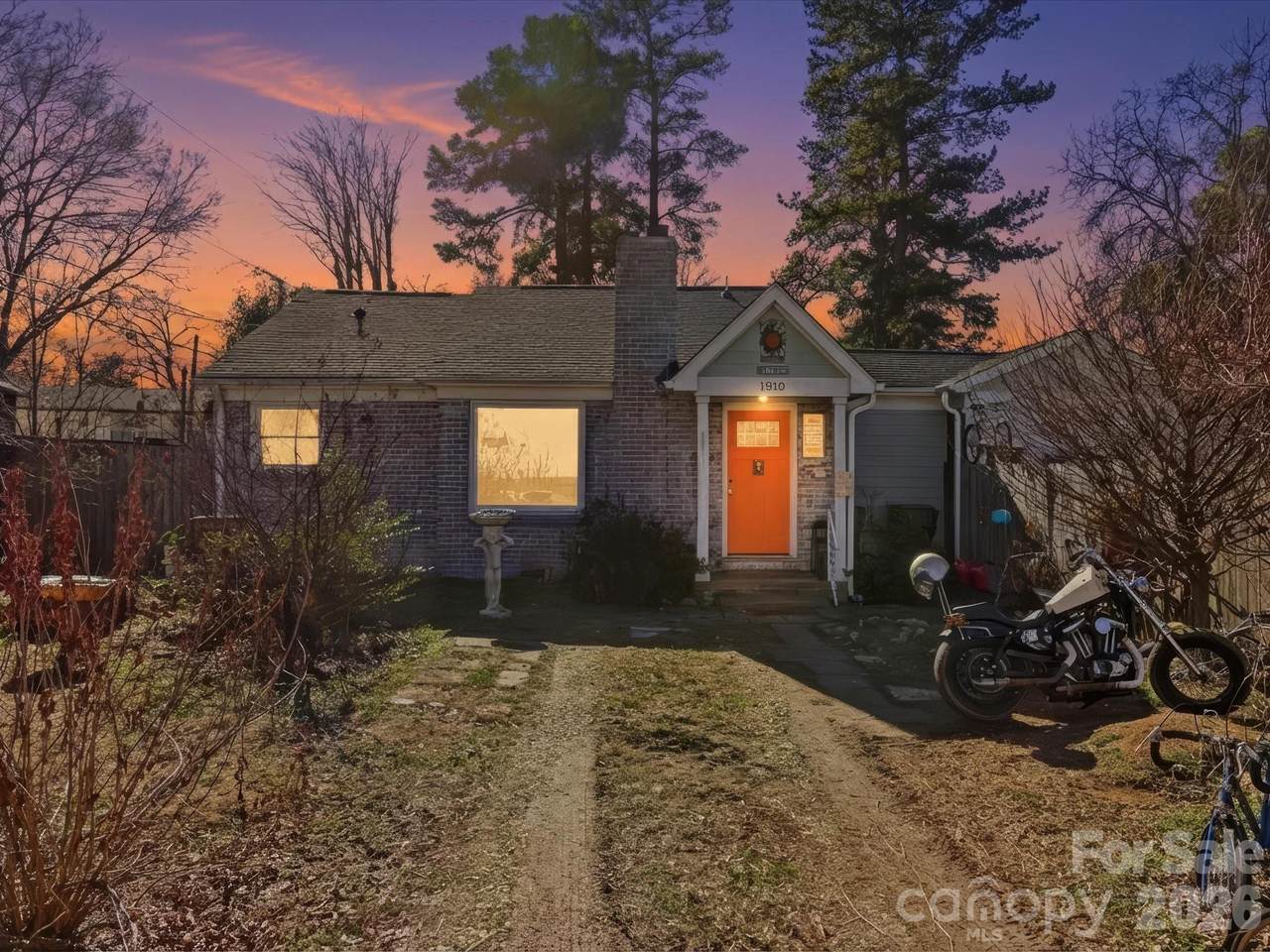 1810 Marguerite Avenue - Photo 1