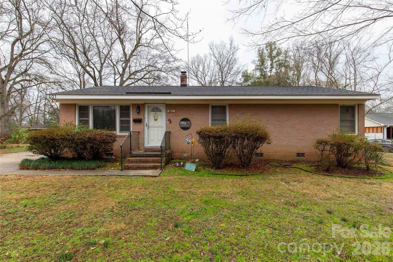 401 Woodland Drive - Photo 1