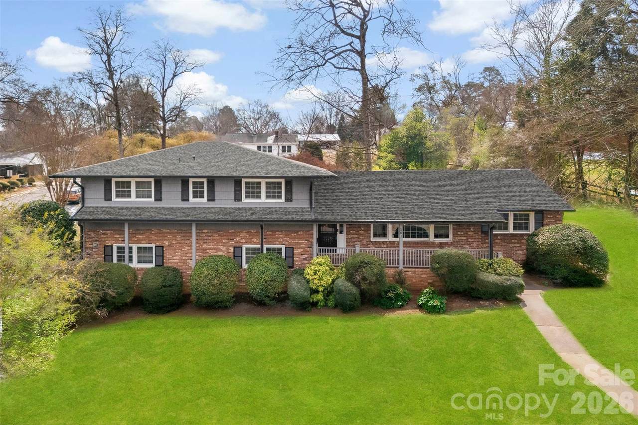 501 Eastwood Drive - Photo 1