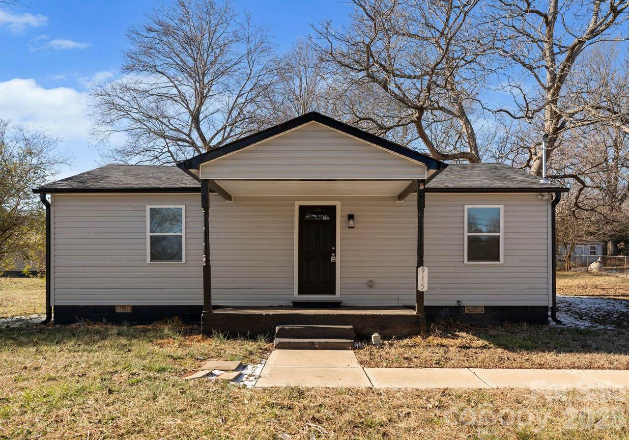 915 Second Street - Photo 1