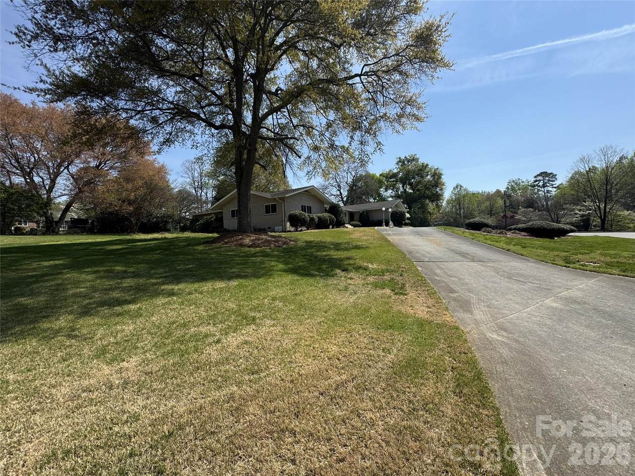 938 Sandswood Drive - Photo 1