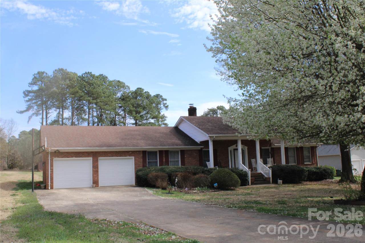 225 Roger Drive - Photo 1