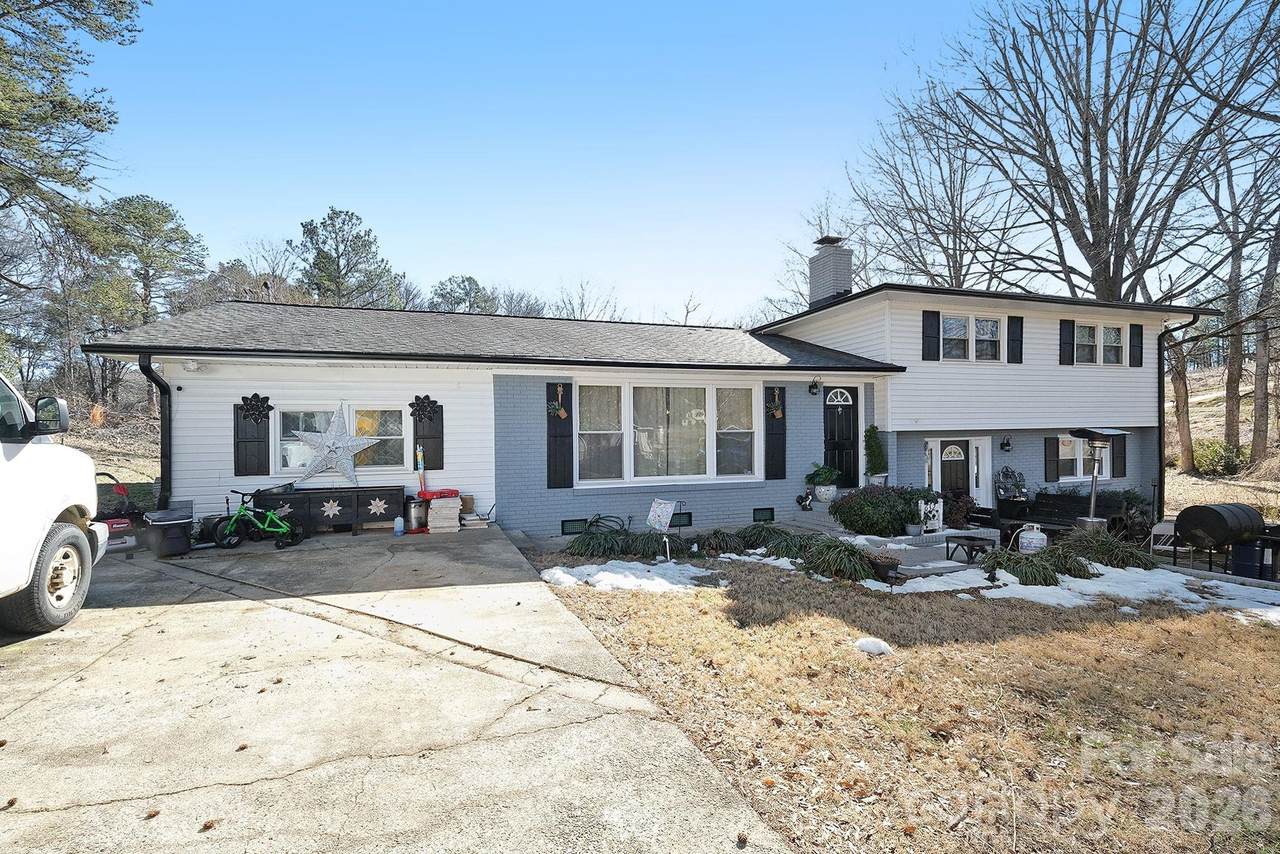 632 Treasure Drive - Photo 1