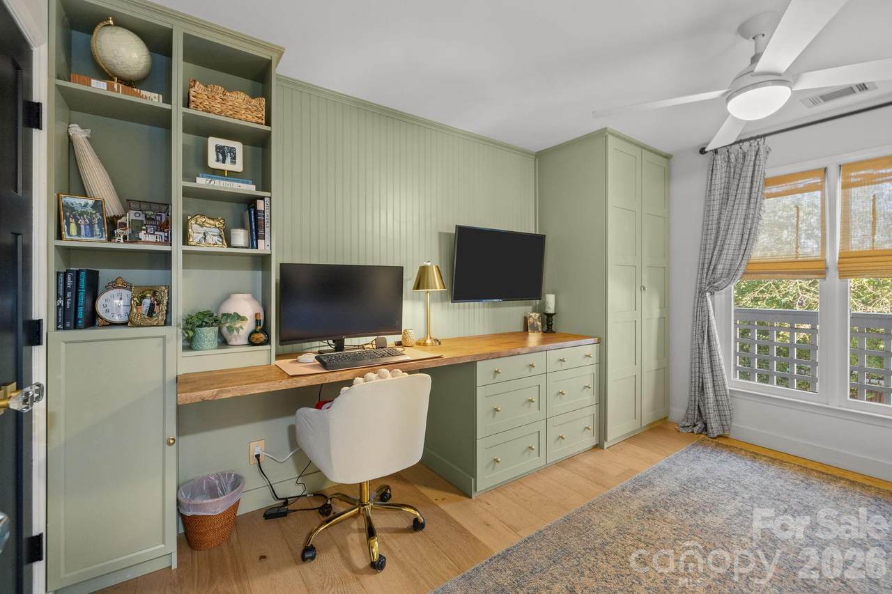 318 Queens Road - Photo 1