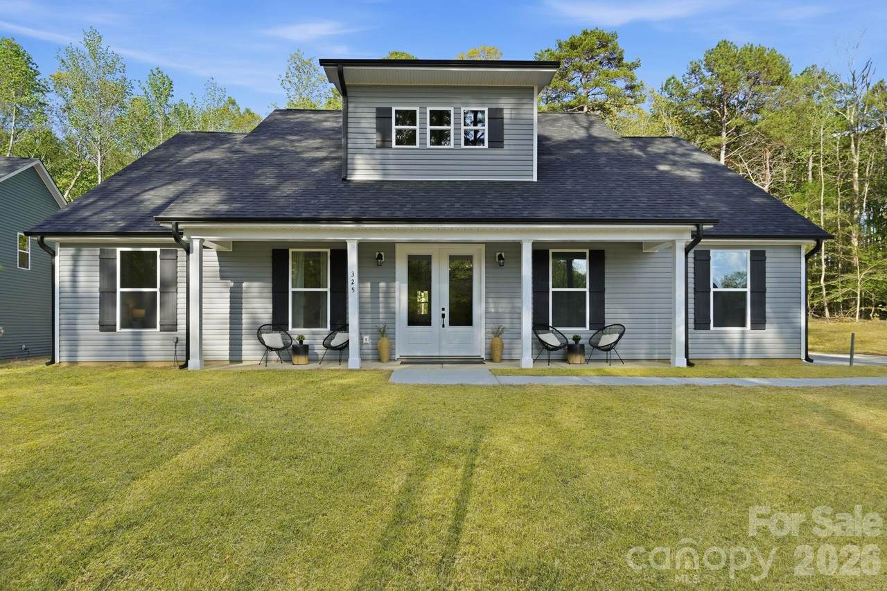 325 Mainsail Road - Photo 1