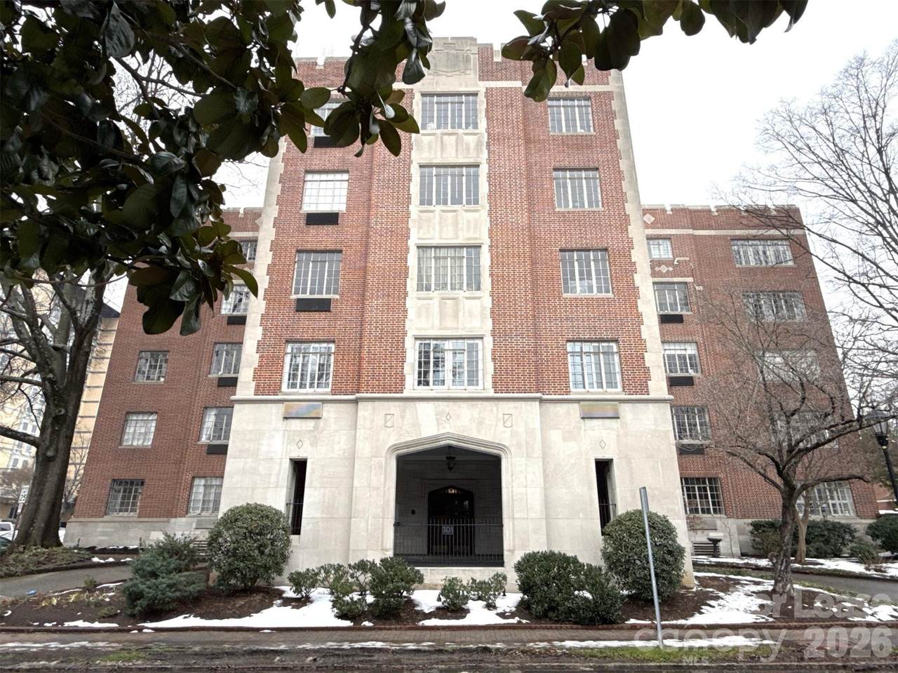 301 10th Street - Photo 1