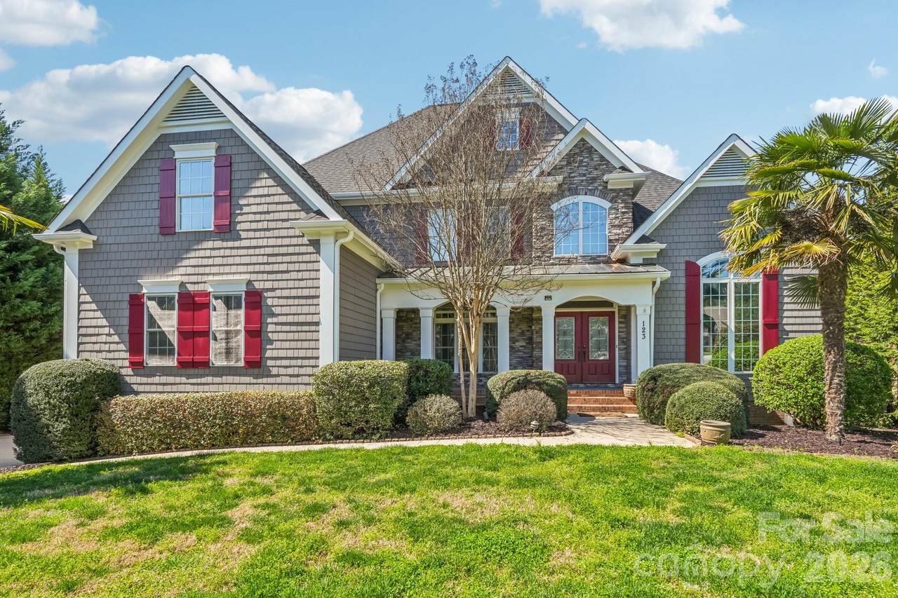 123 Palos Verde Drive - Photo 1