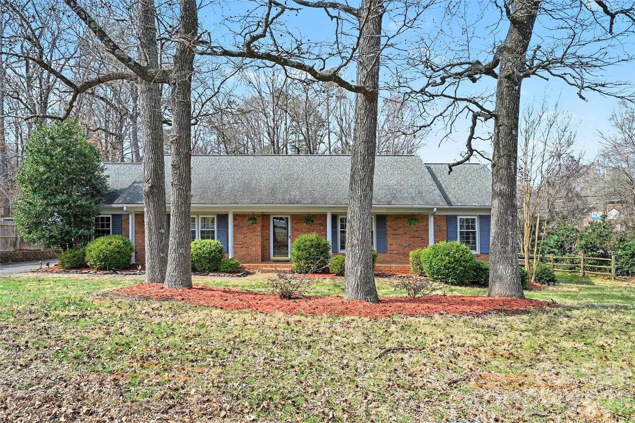 100 Dovershire Road - Photo 1