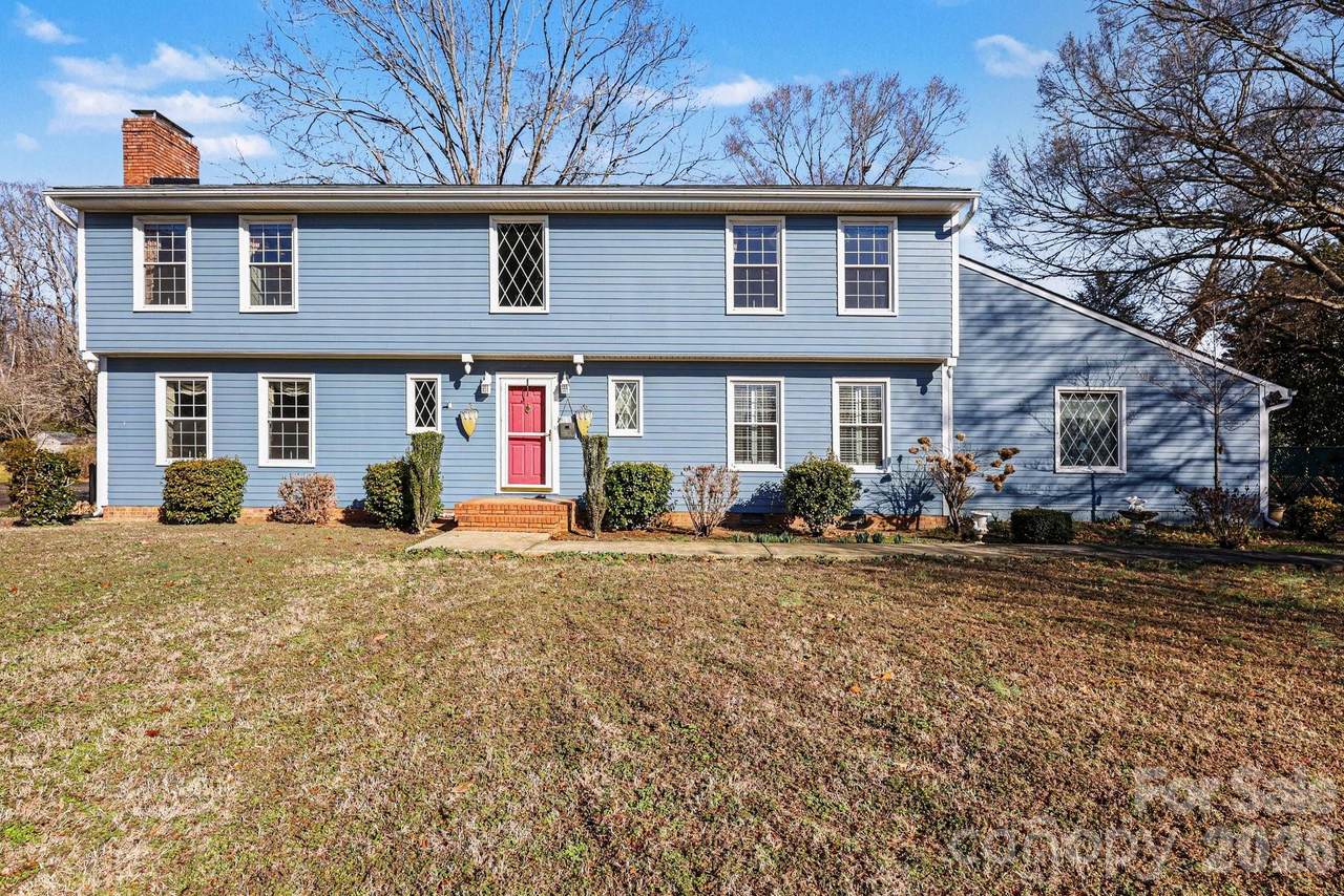 324 Windsor Drive - Photo 1