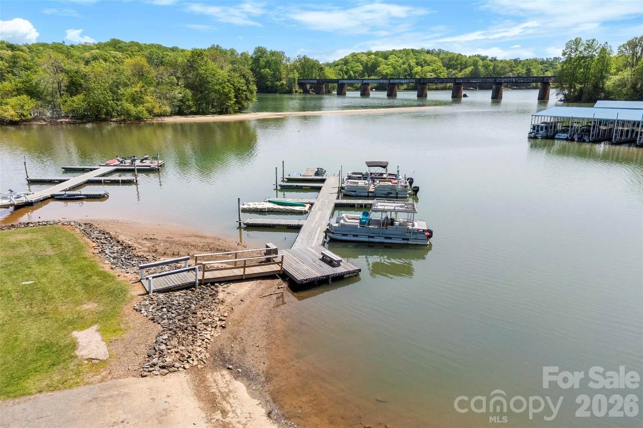 1420 River Drive - Photo 1