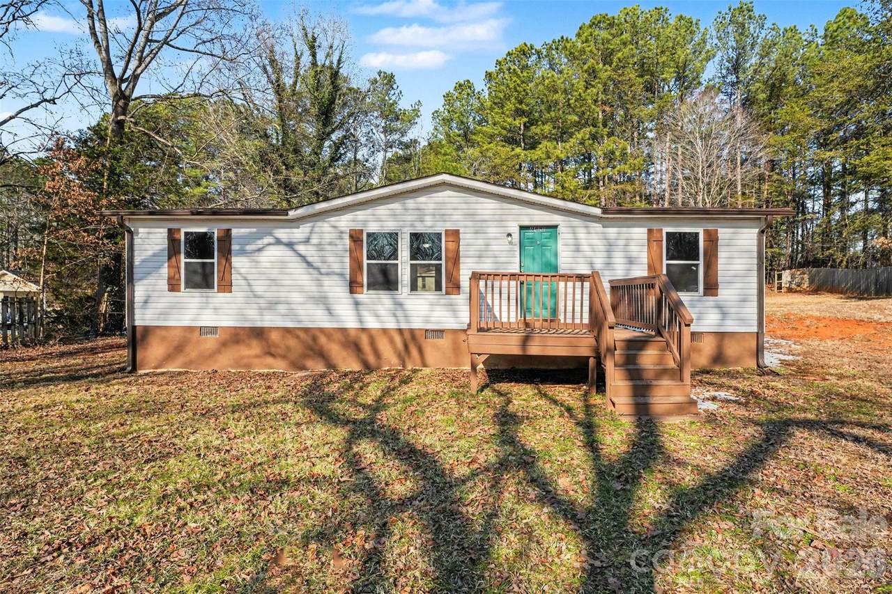6423 Helens Way - Photo 1