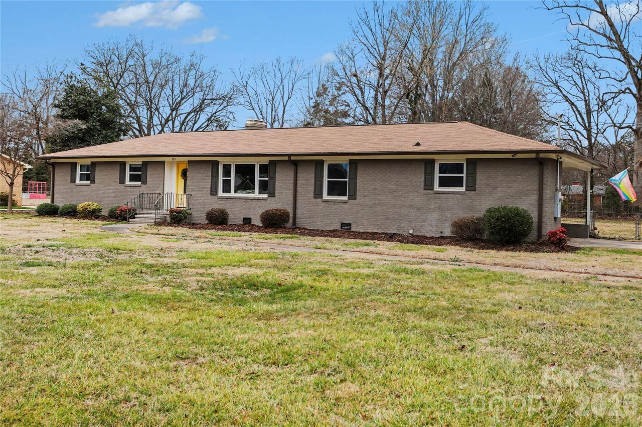 9211 Mt Holly-Huntersville Road - Photo 1
