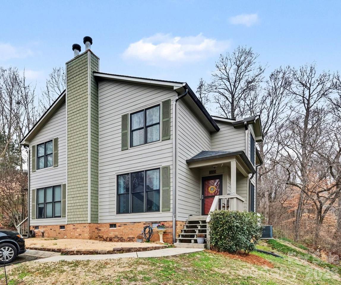 3240 Carlyle Drive - Photo 1