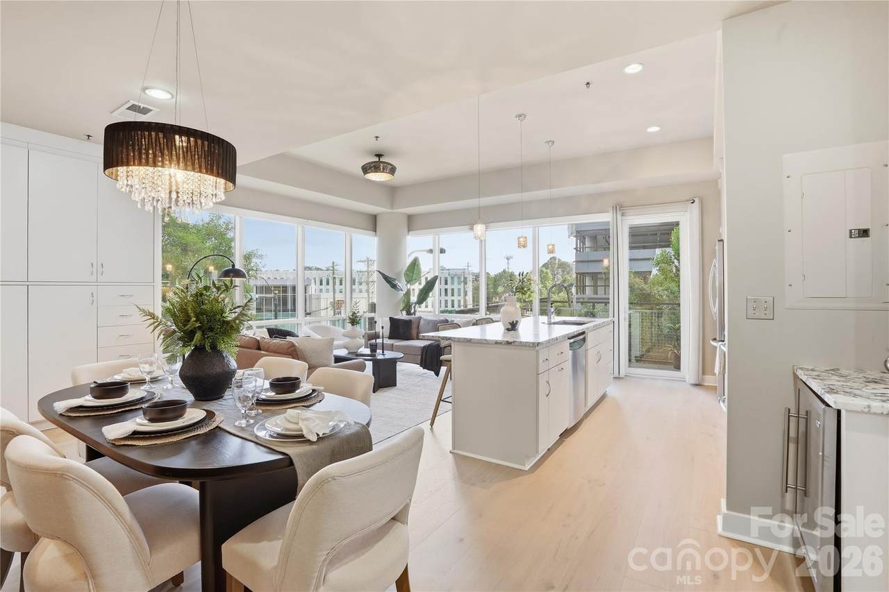 1133 Metropolitan Avenue - Photo 1