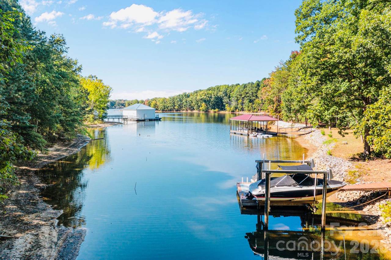 19322 Yachtman Drive - Photo 1