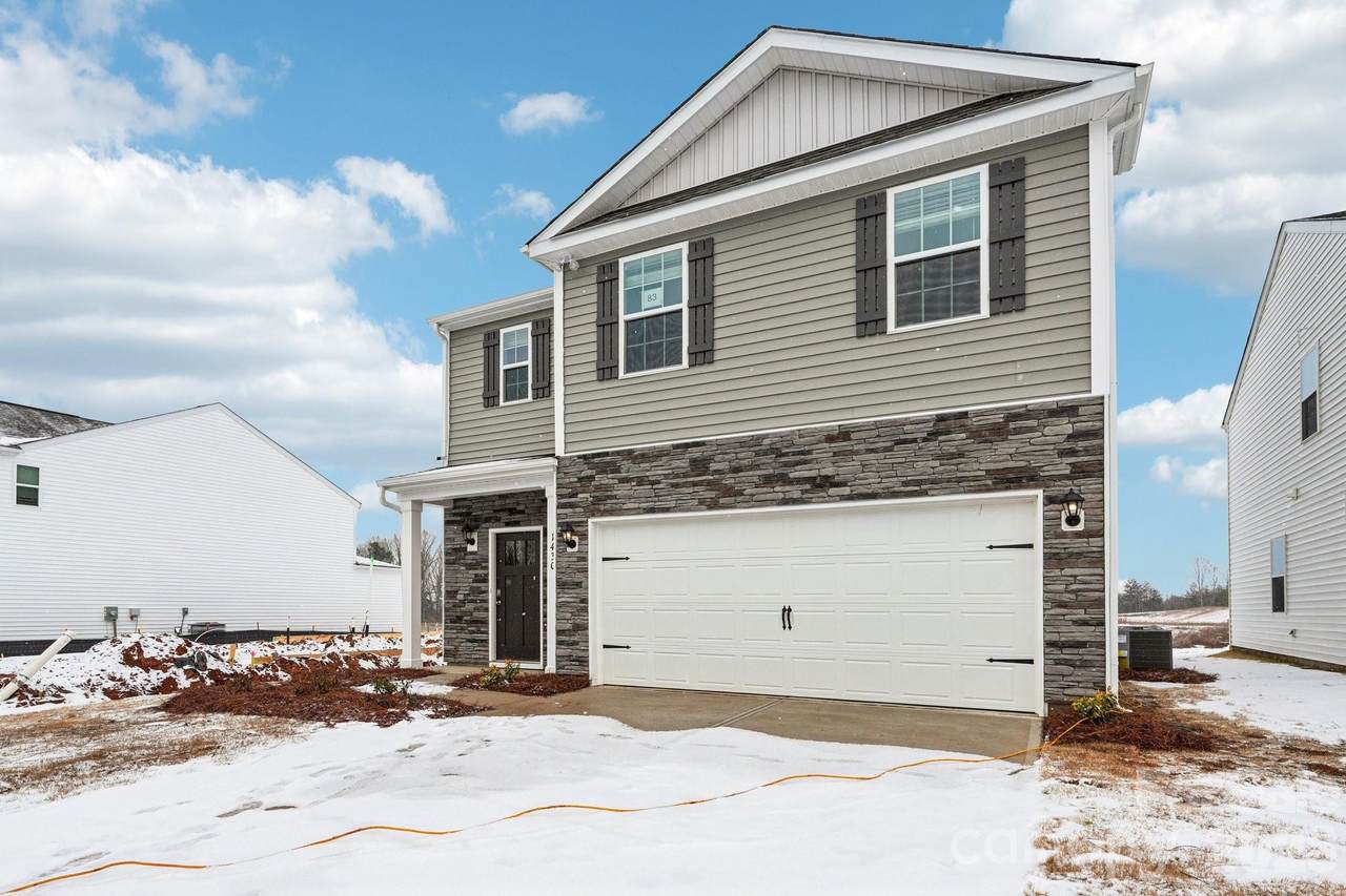 1447 Mammoth Road - Photo 1