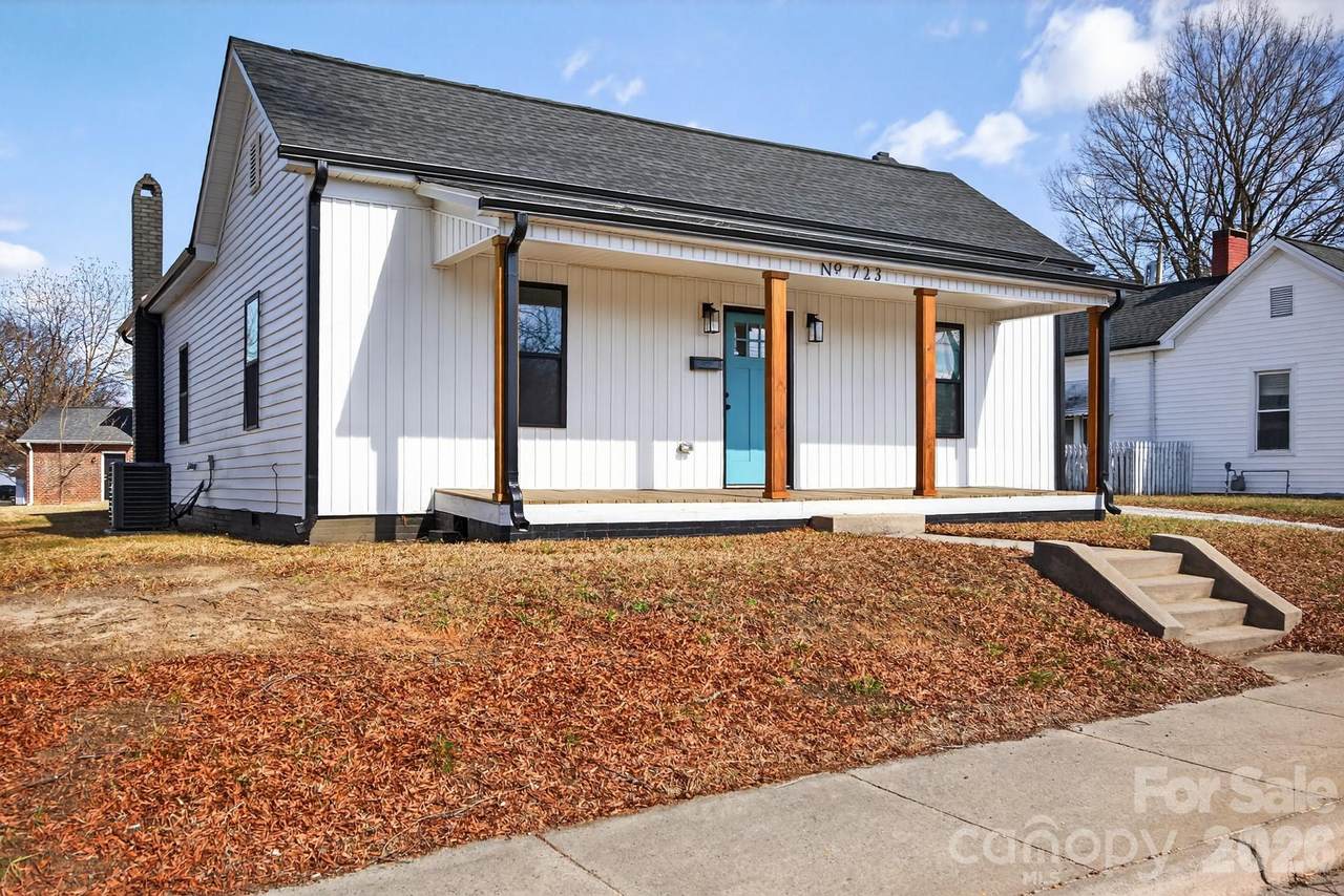 723 Dale Earnhardt Boulevard - Photo 1